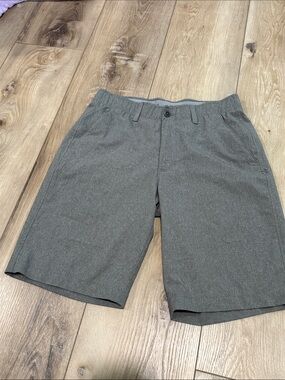 Under Armour Heat Gear Men's Charcoal Gray Flat-Front Performance Shorts